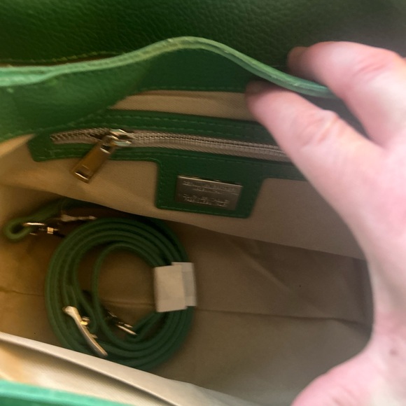 Viola Castellani Leather Shoulder Bag Green with Chain Made In Italy - Picture 8 of 12